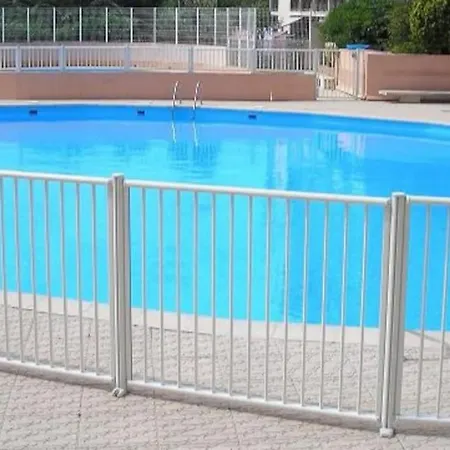 Plongez Dans Le Lagon Bleu *